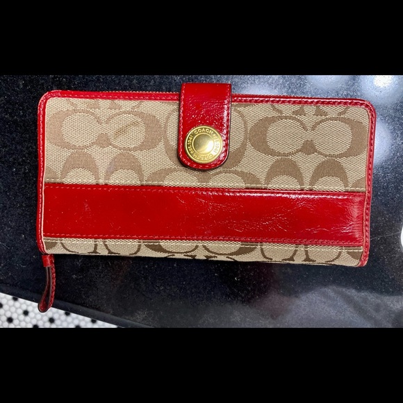 COACH Signature Bag with Matching Wallet - Picture 10 of 10